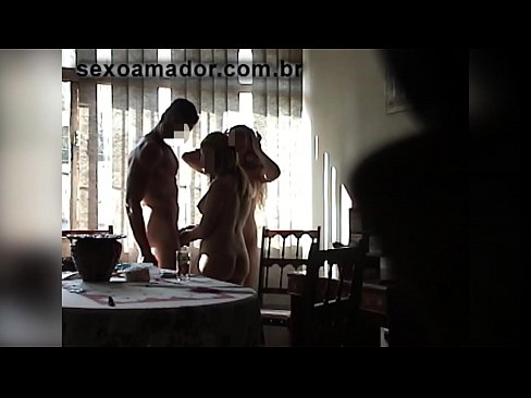 ❤️ Prietenii sexuali invită un bărbat uriaș și o partidă în trei cu el at ro.dreamypassionjourney.ru ☑