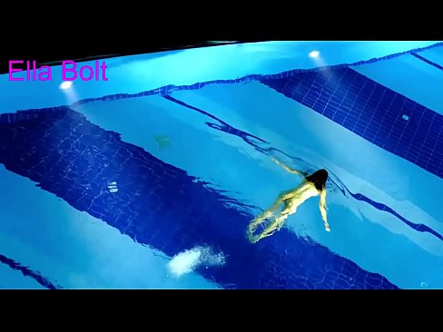 ❤️ Nu mă pot opri din privit, tânără blondă surprinsă înotând goală în piscina stațiunii ELLA BOLT at ro.dreamypassionjourney.ru ☑